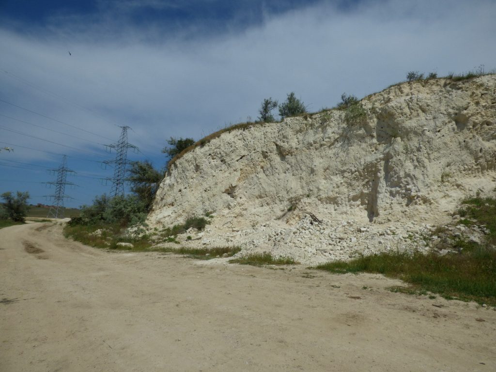 Белая скала за деревней Булганак