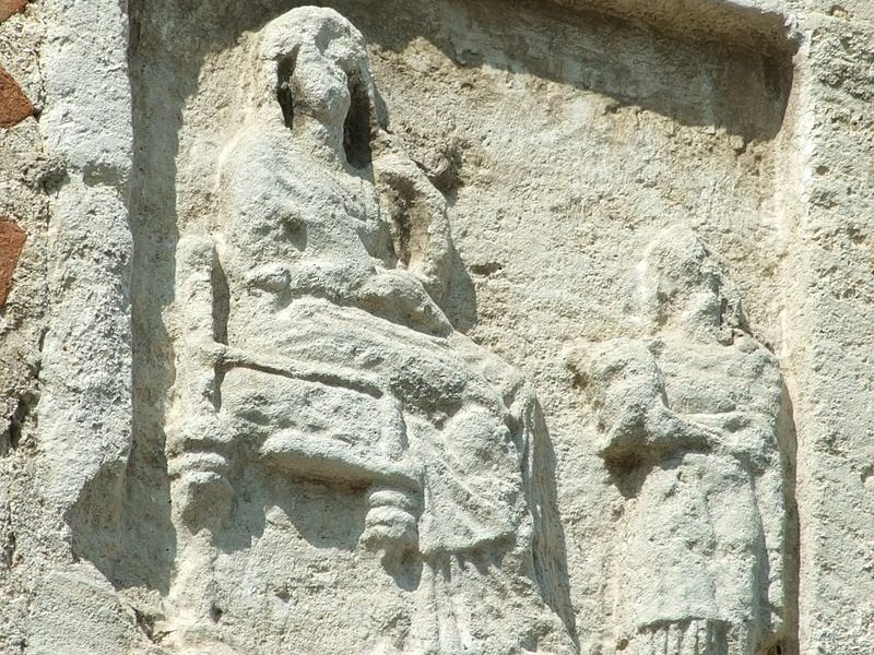 Храм Иоанна Предтечи в Керчи. Вмурованное в стену античное надгробие 